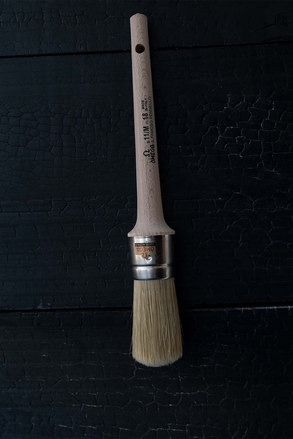 Italian Omega Oval Brush